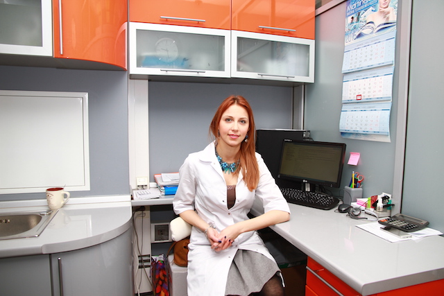 врач косметолог Илиева Гина, доктор клиники Медланж
