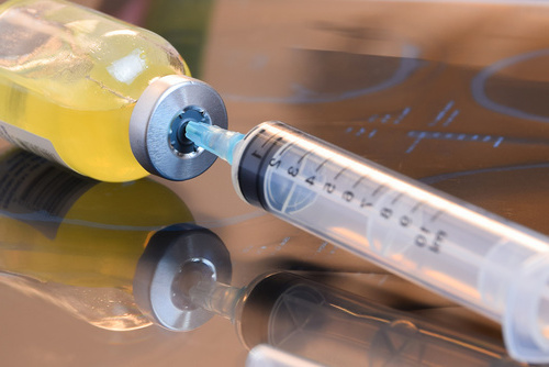 шприц с гиалуроновой кислотой